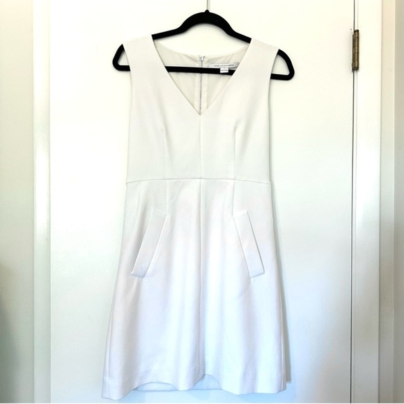 Diane Von Furstenberg Women’s Halle Sleeveless Shift Dress White 6